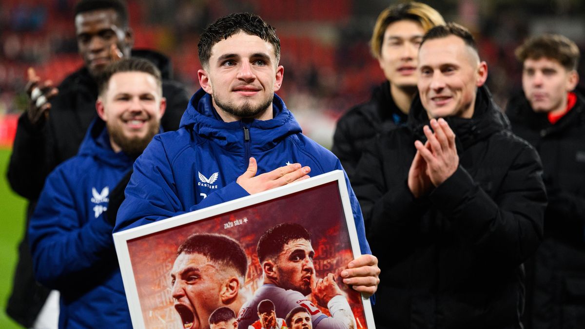 Buldok a správný hajzlík. Zapadl jako Čech. Řecký reprezentant se loučil se Slavií